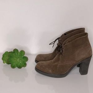 La Canadienne Brown Suede Heeled Boots